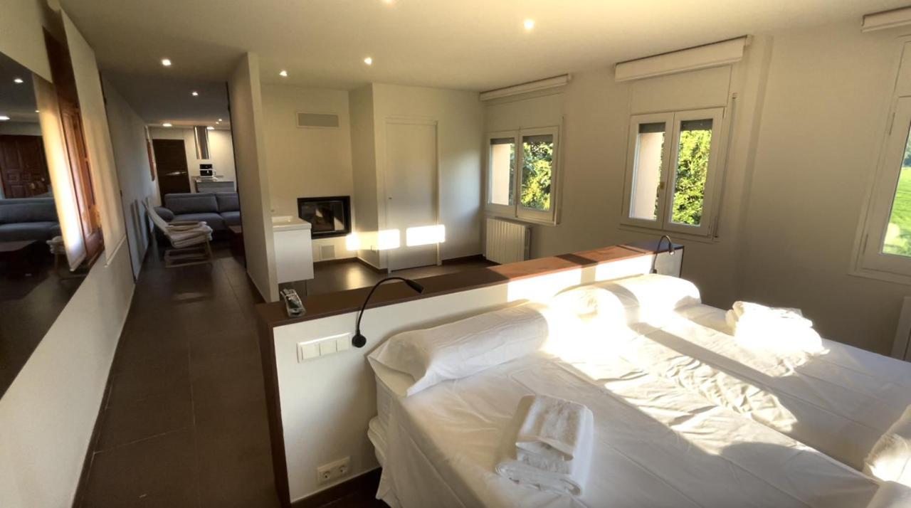 Apartaments Parapent Fly Escales ออร์กานยา ภายนอก รูปภาพ