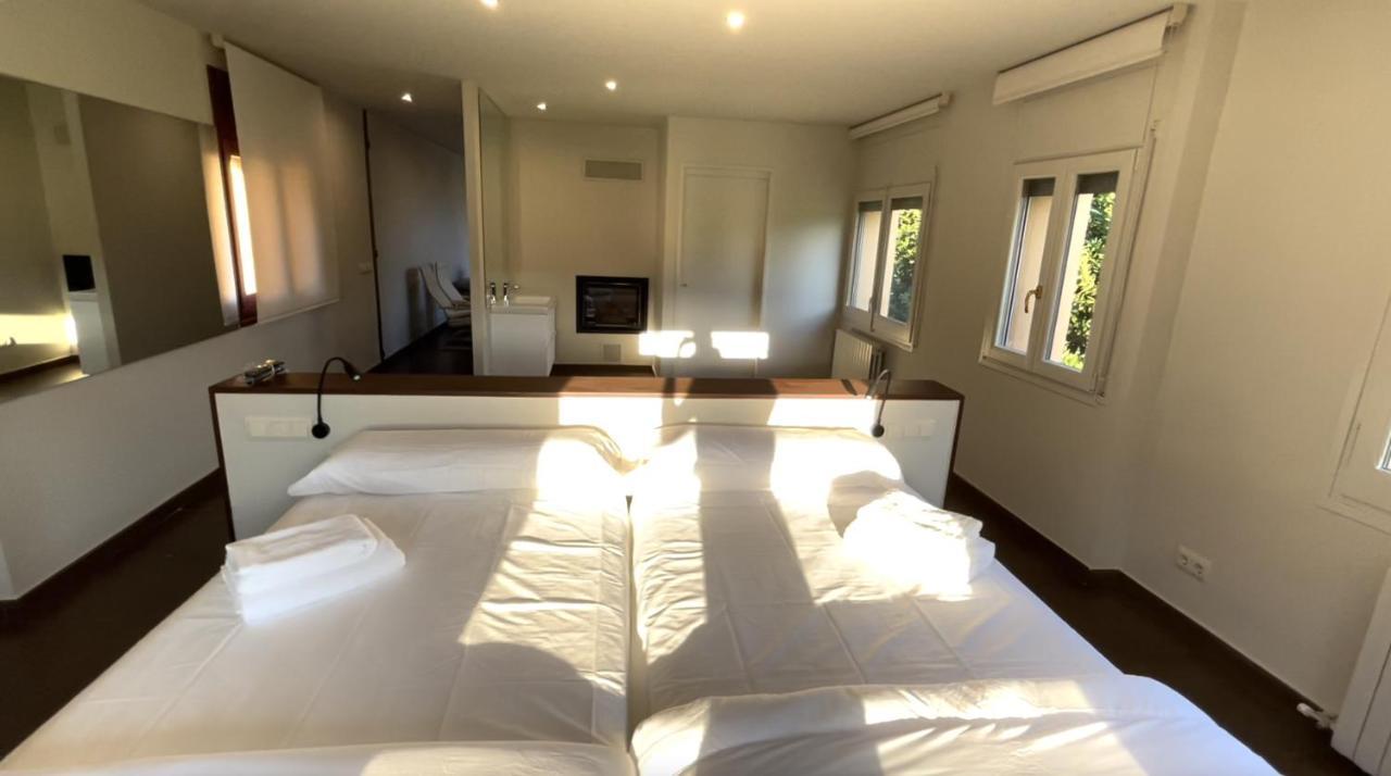 Apartaments Parapent Fly Escales ออร์กานยา ภายนอก รูปภาพ