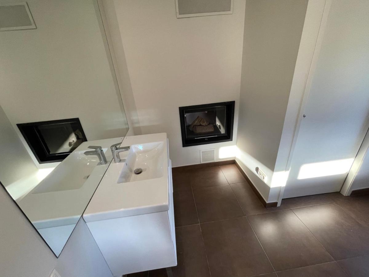 Apartaments Parapent Fly Escales ออร์กานยา ภายนอก รูปภาพ